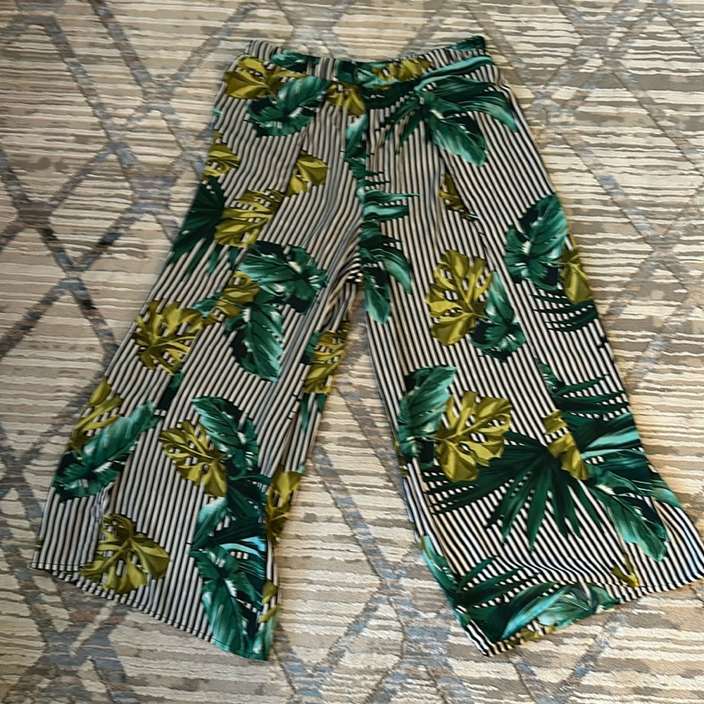 Forever 21 • tropical striped slit side pants